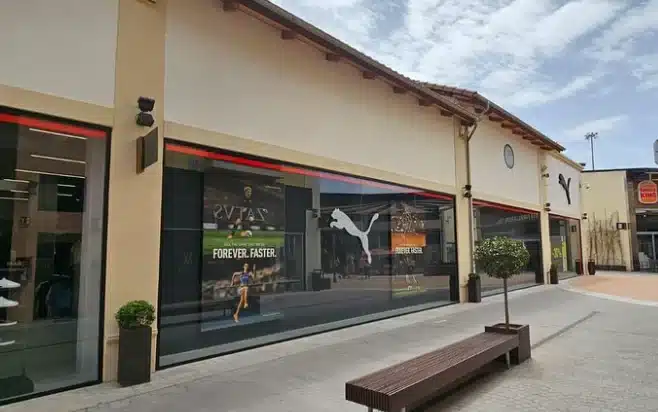 Pantallas para escaparates por Rotulex